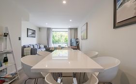Spacious Home Near Cbd Spa Pool Parking 3Br